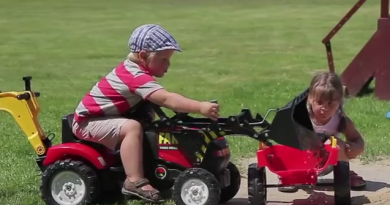 Šlapací traktor pro děti