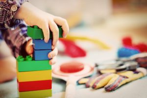 Dětské stavebnice-hračky pro rozvoj jemné motoriky